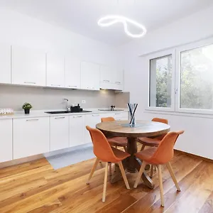 We - Fante House, Appartamento
